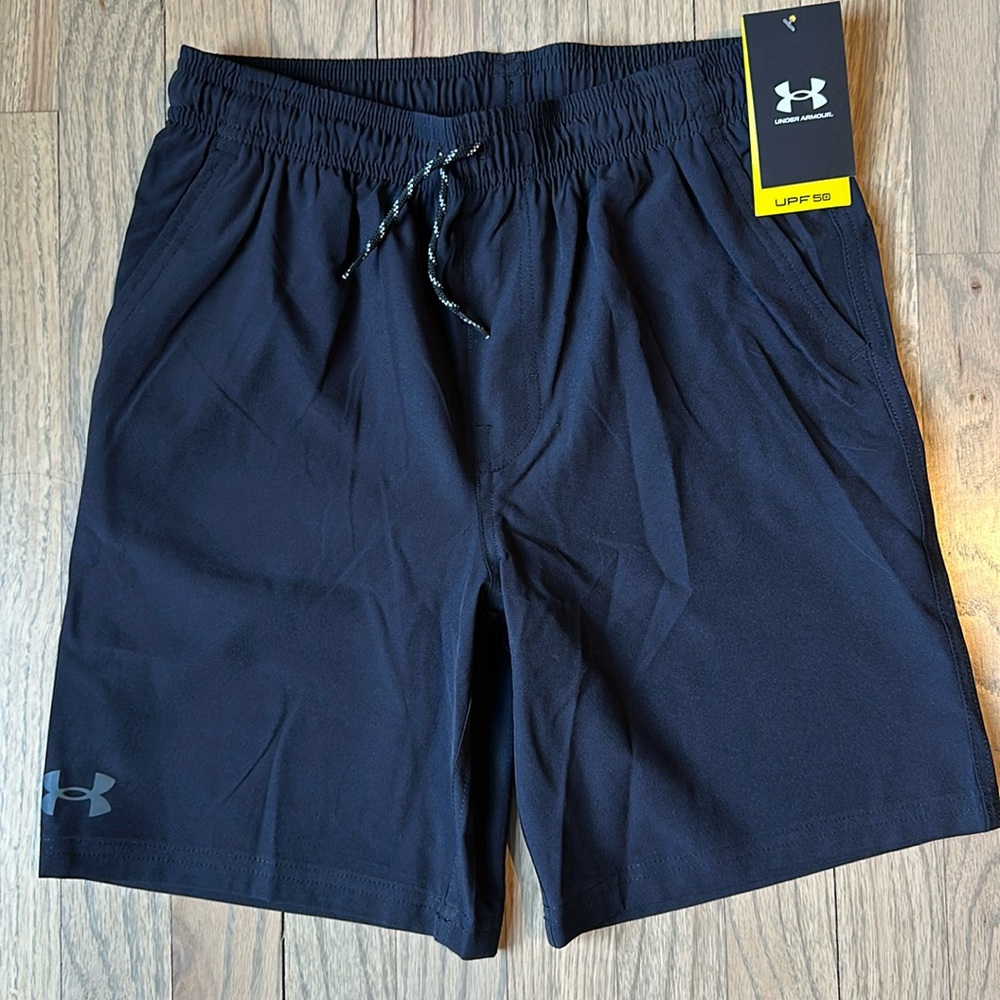 Boys Under Armour Shorts / swim trunks size Youth Large in Black, Brand New